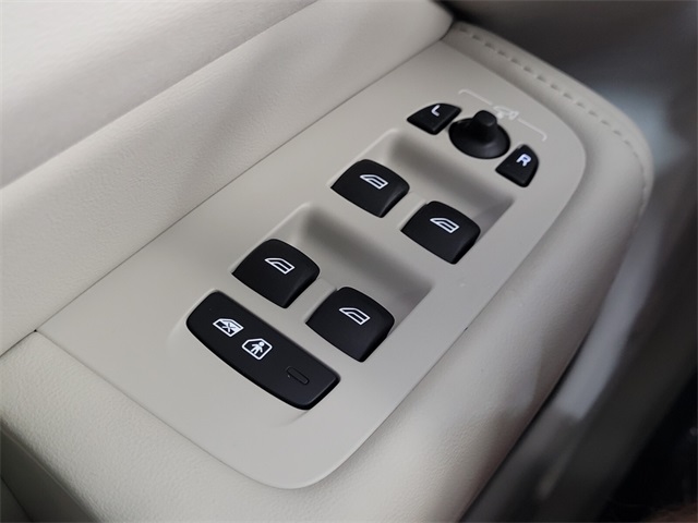 2022 Volvo XC60 Recharge Hybrid T8 Inscription photo 28