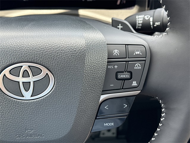 2025 Toyota Camry SE photo 18