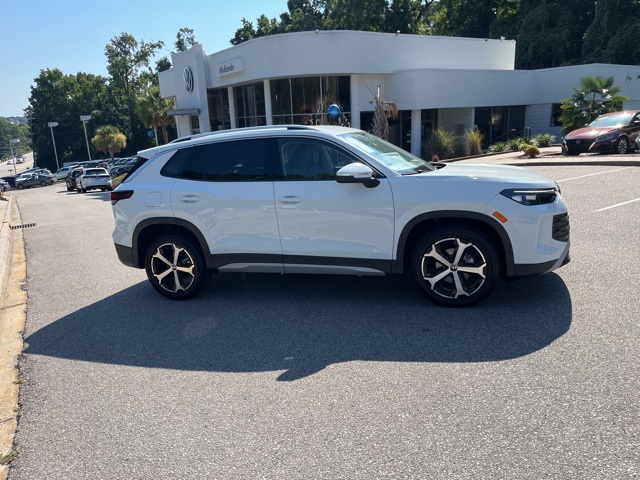 2025 Volkswagen Tiguan SE photo 2