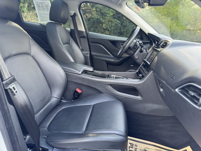 2018 Jaguar F-PACE Premium photo 21