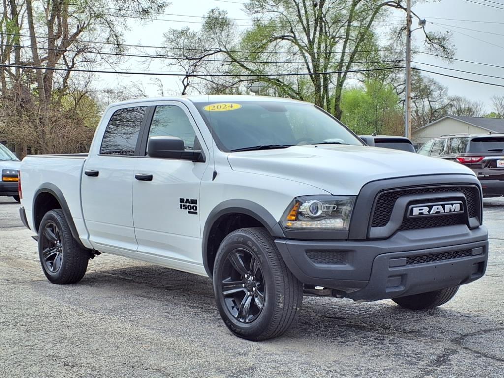 2024 Ram 1500 Classic Warlock photo 3