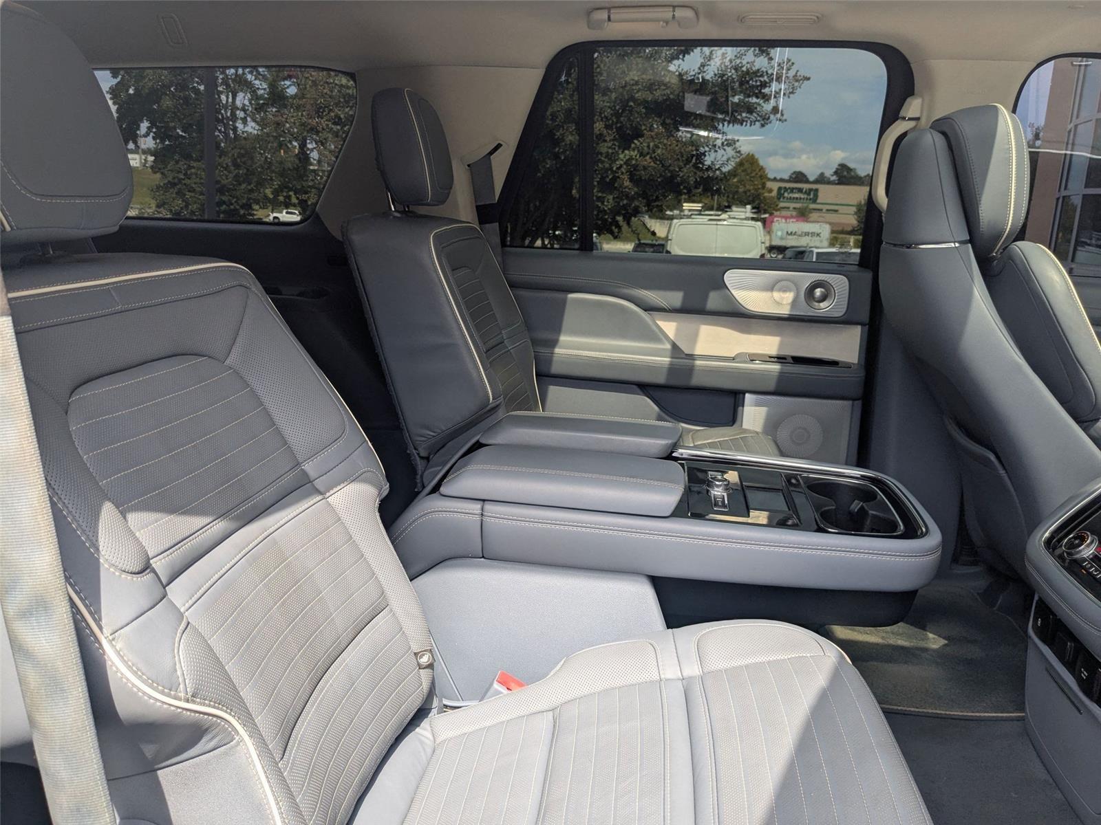 2020 Lincoln Navigator Black Label photo 29