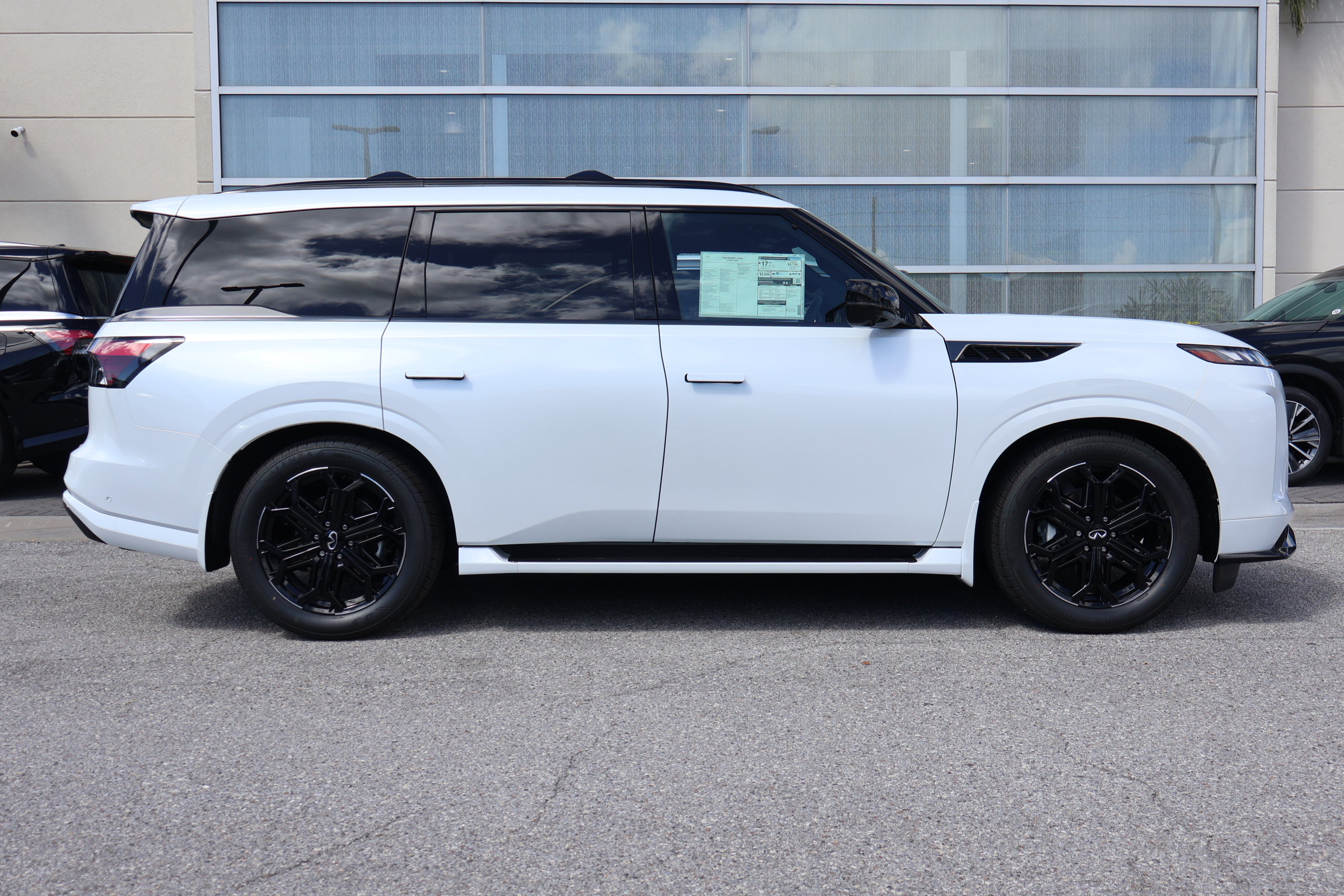2026 Infiniti QX80 Sensory photo 6