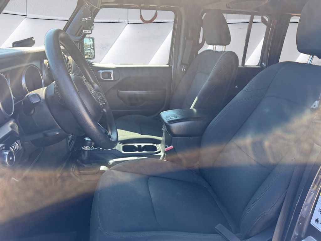 2019 Jeep Wrangler Unlimited Sport photo 8