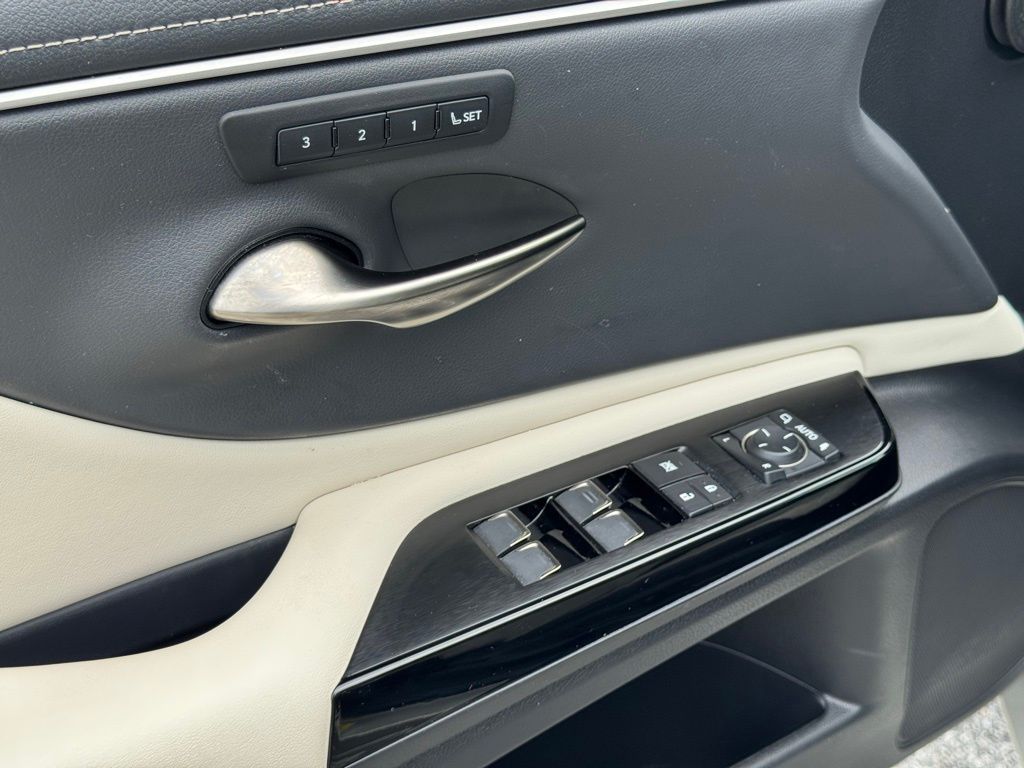 2024 Lexus ES 350 Premium photo 18