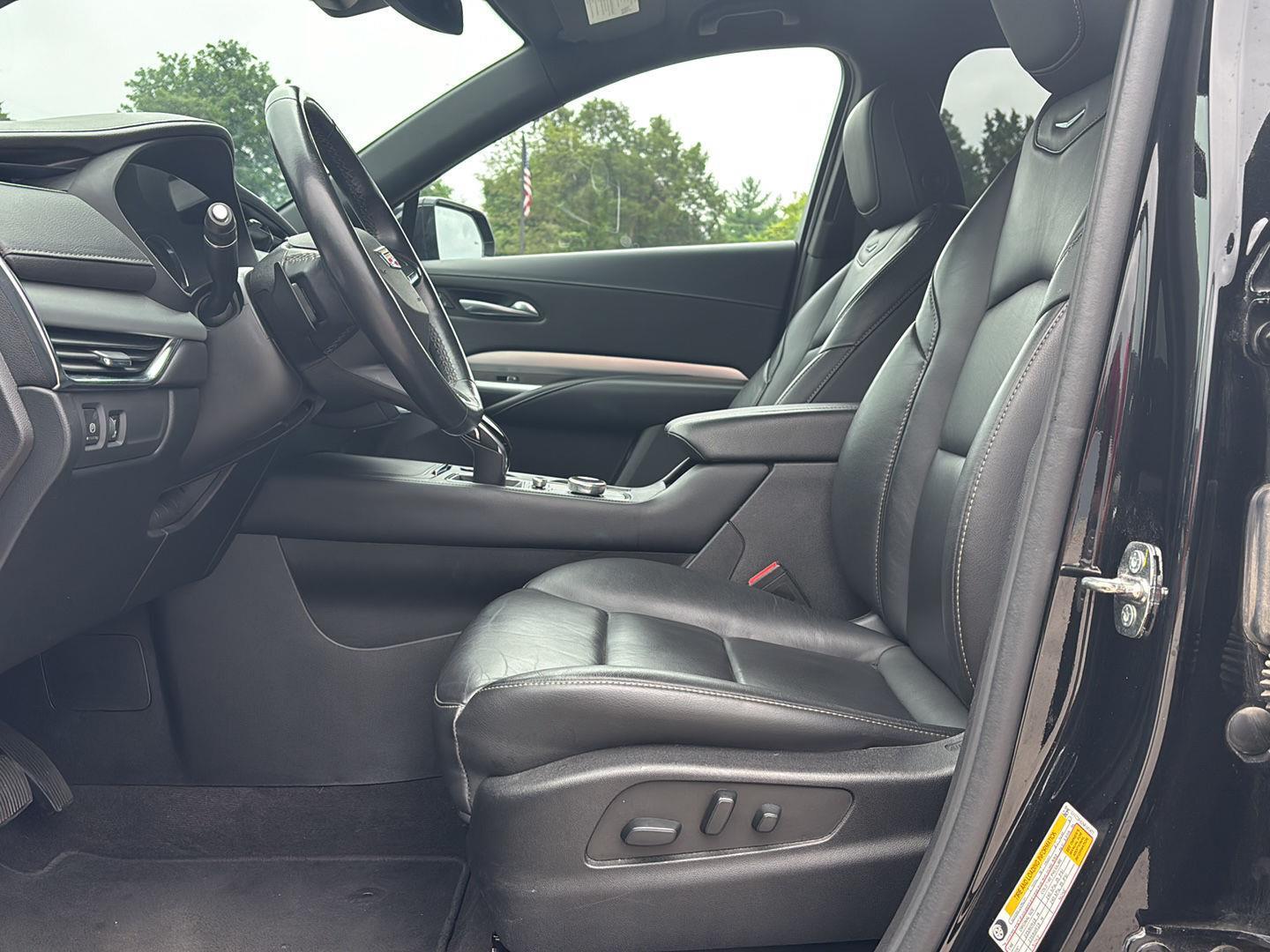 2022 Cadillac XT4 Premium Luxury photo 8