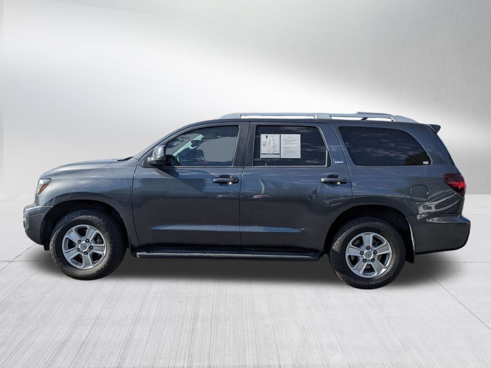 2019 Toyota Sequoia SR5 photo 2