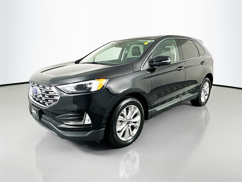 2024 Ford Edge Titanium photo 3