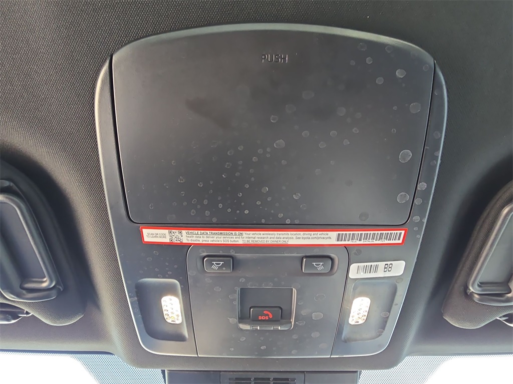 2025 Toyota Camry SE photo 24
