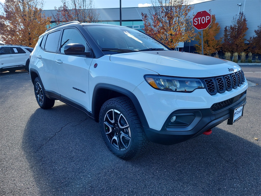 2026 Jeep Compass Trailhawk photo 2