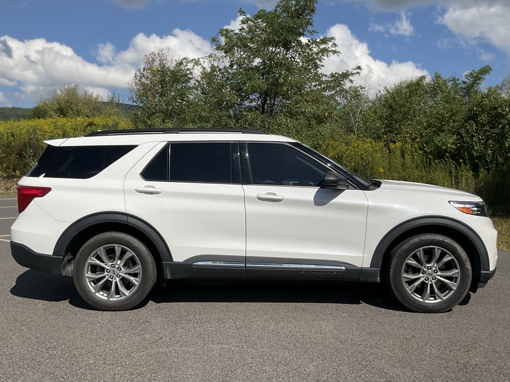 2020 Ford Explorer XLT photo 17