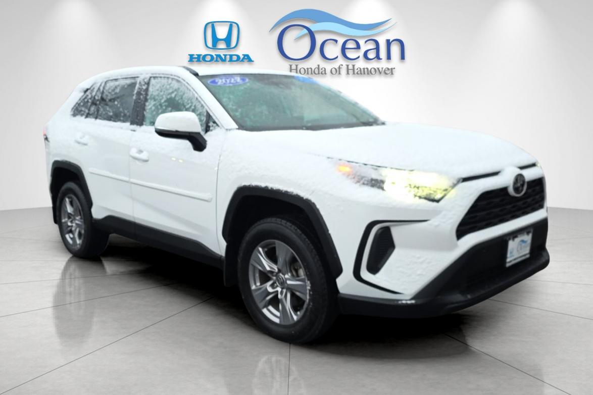 2022 Toyota RAV4 XLE's photo