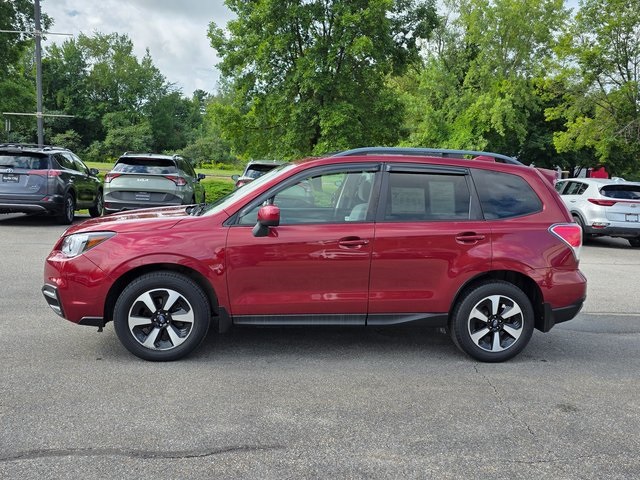 2017 Subaru Forester 2.5i Premium photo 3