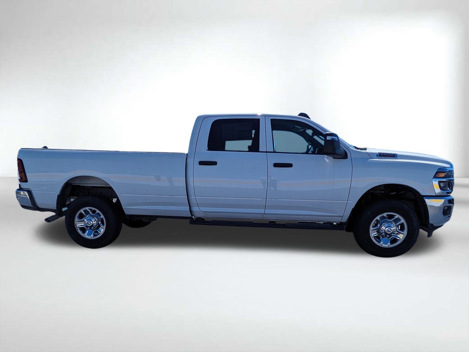 2025 Ram 2500 Tradesman photo 3