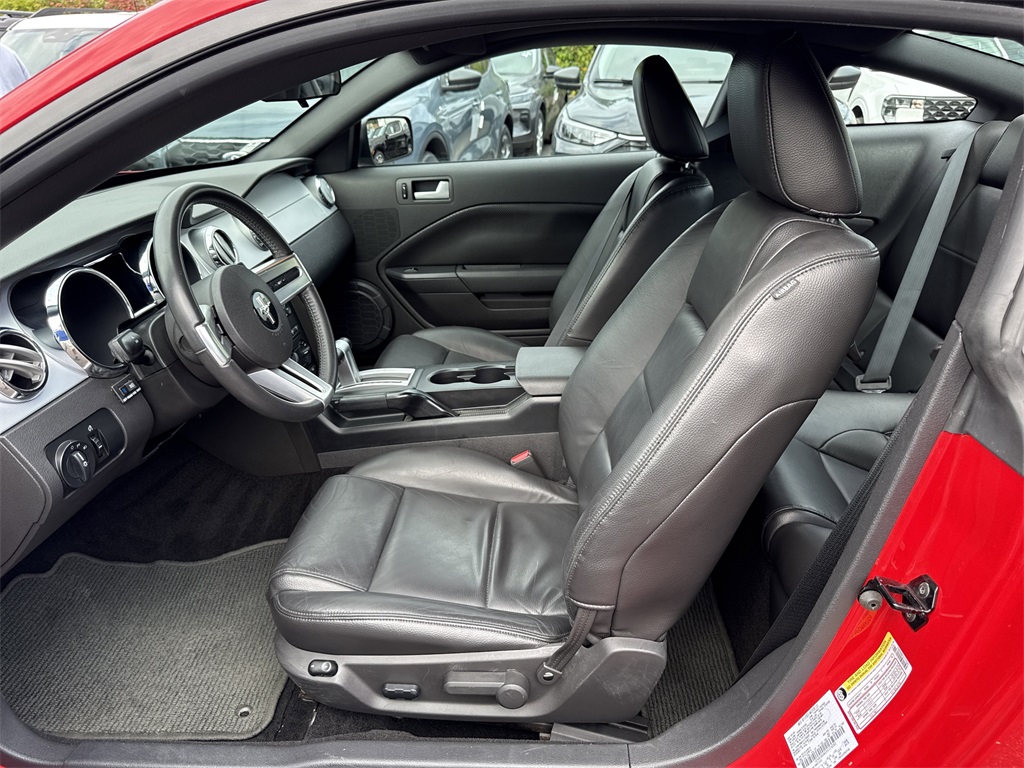 2005 Ford Mustang V6 Premium photo 14