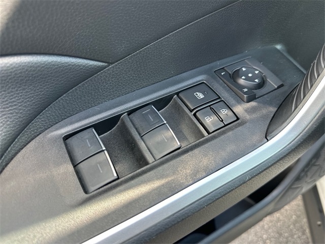 2024 Toyota RAV4 XLE photo 14