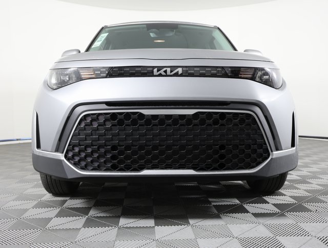 2025 Kia Soul LX photo 2