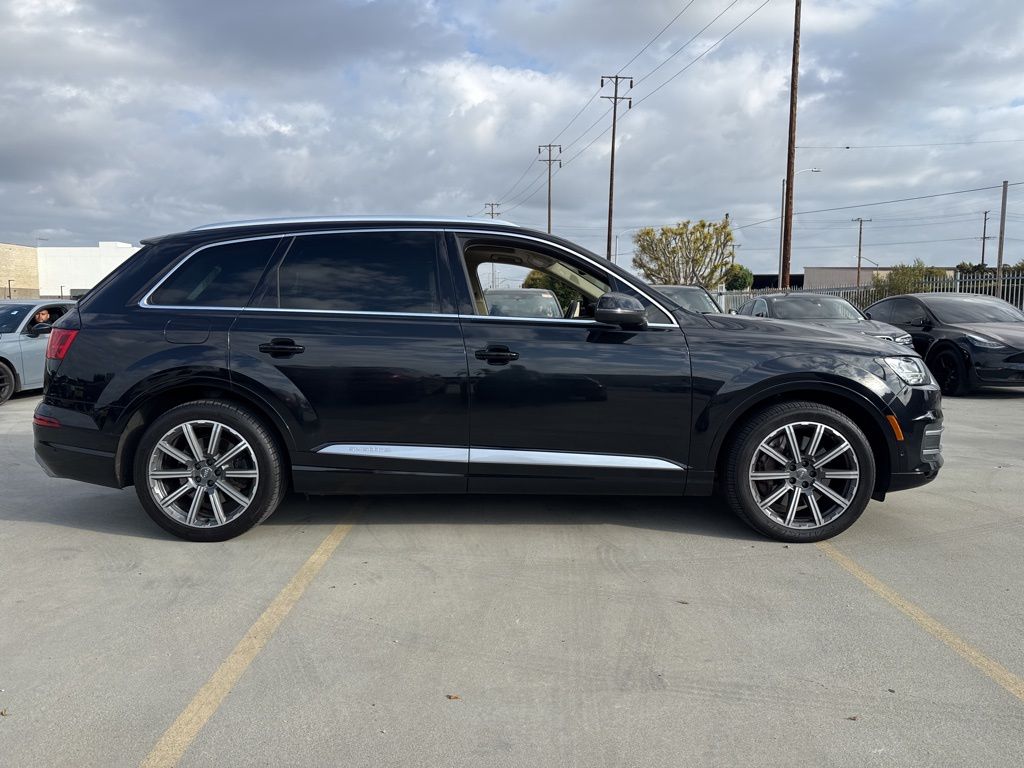 2019 Audi Q7 55 Prestige photo 4