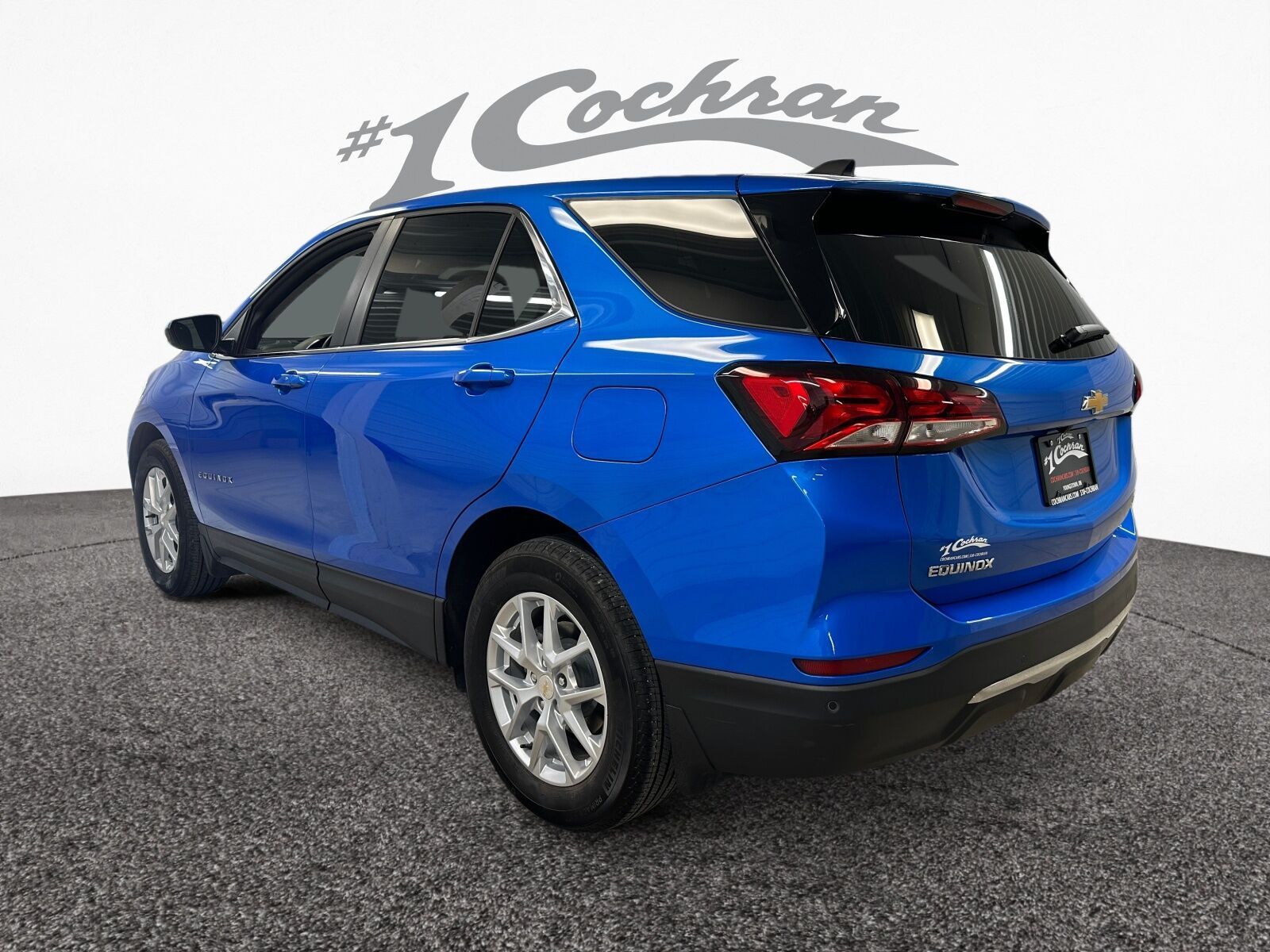 2024 Chevrolet Equinox LT photo 2