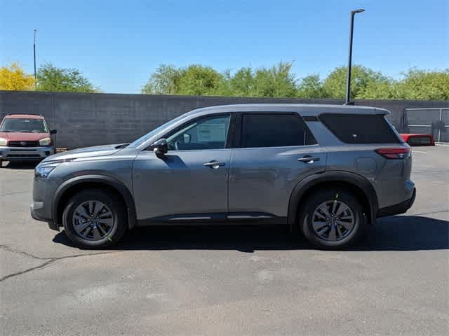2024 Nissan Pathfinder S photo 2