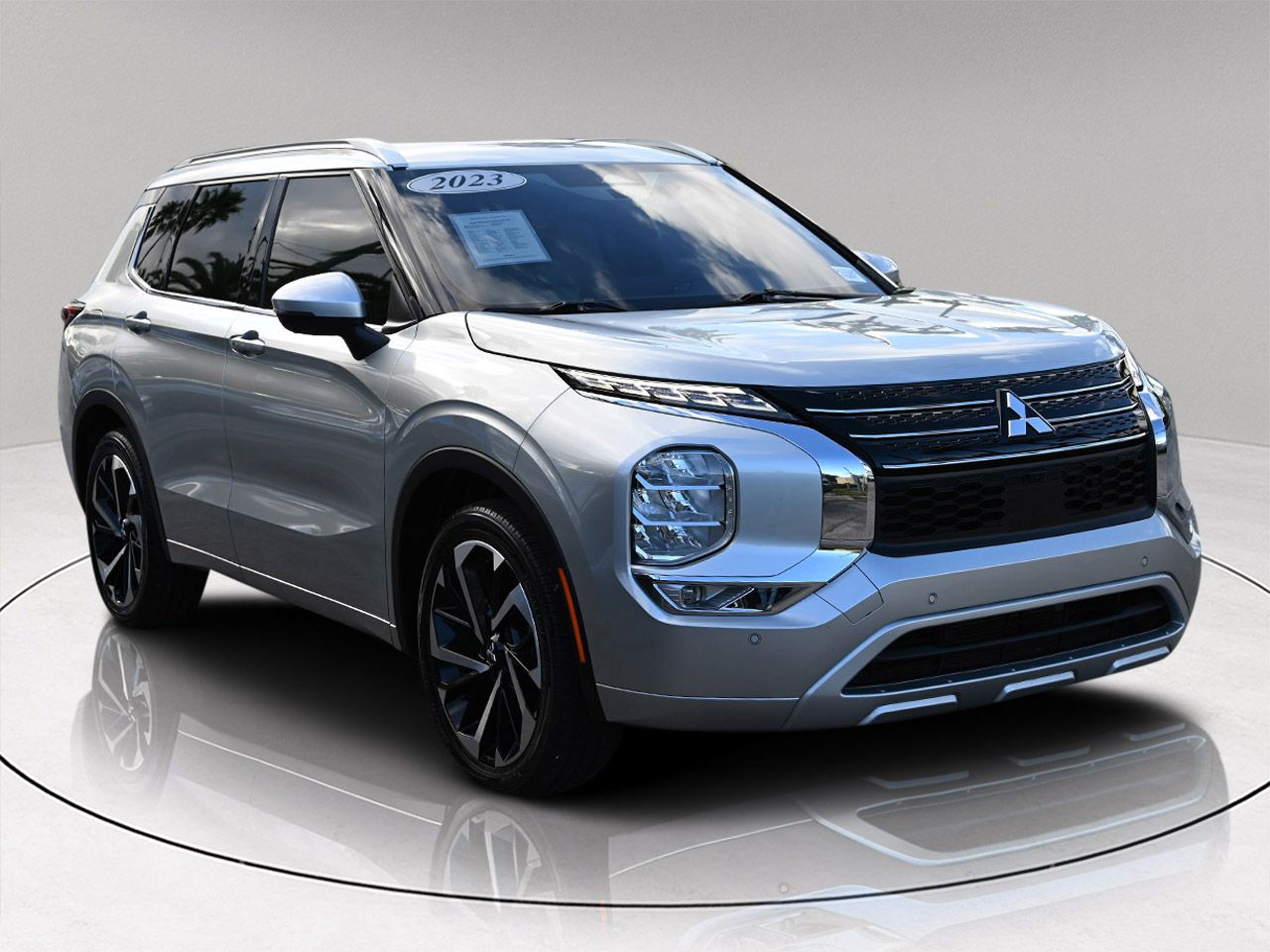 2023 Mitsubishi Outlander SEL's photo