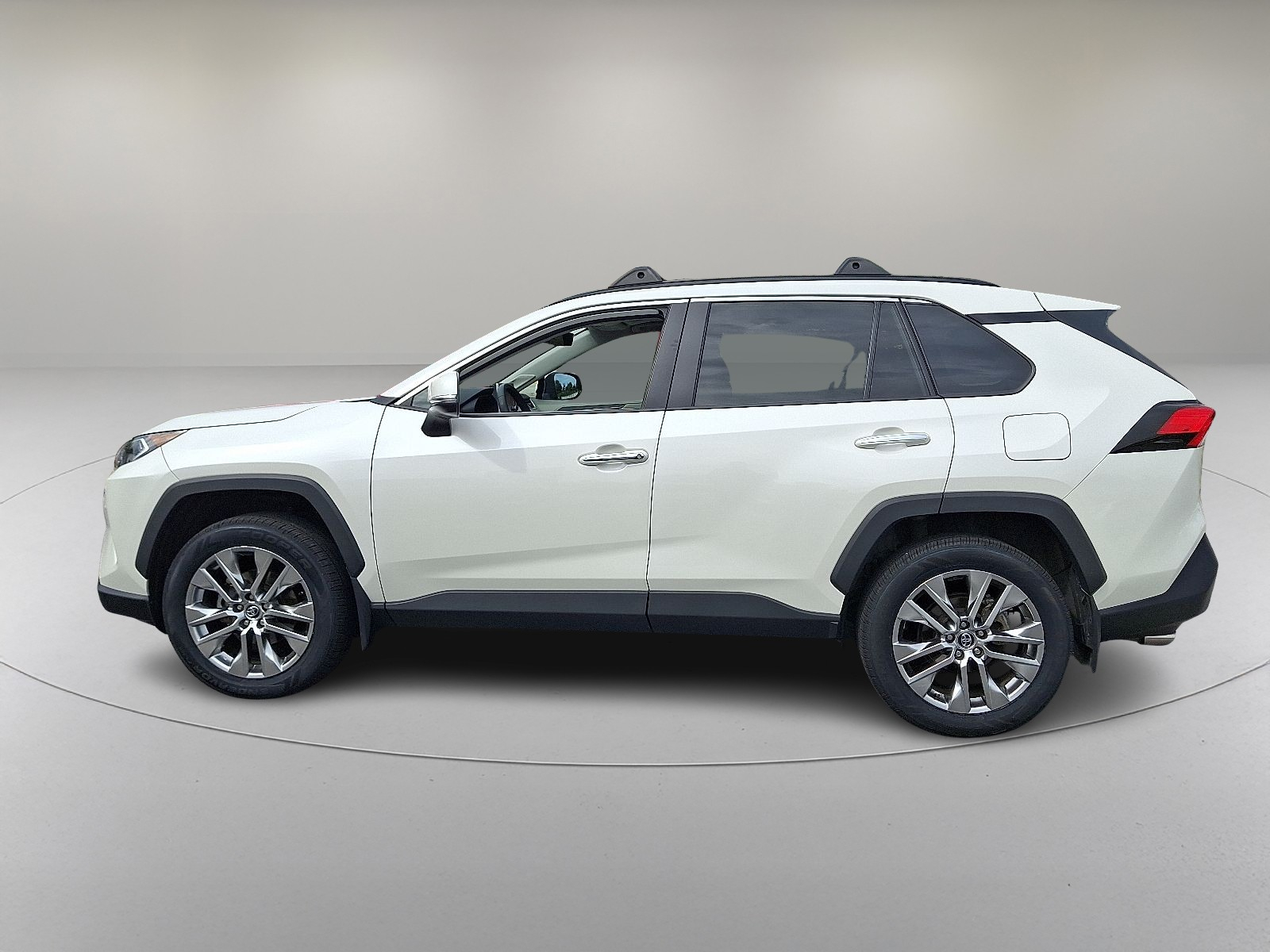 2021 Toyota RAV4 Limited photo 3