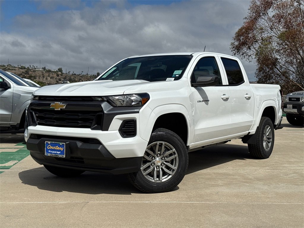 2026 Chevrolet Colorado LT photo 2