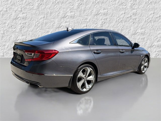2018 Honda Accord Touring 2.0T photo 3