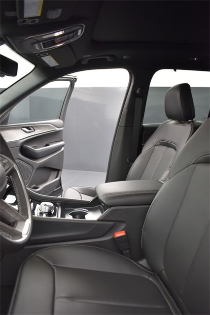 2025 Jeep Grand Cherokee Limited photo 10