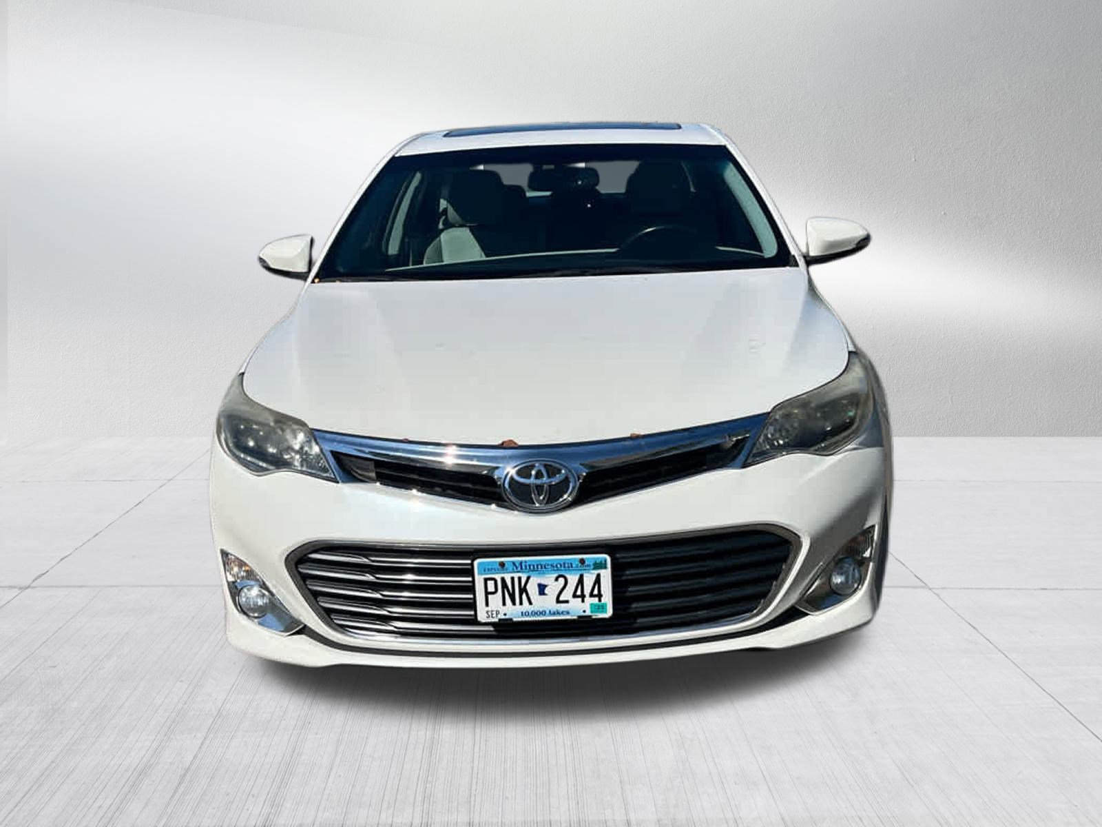2014 Toyota Avalon Limited photo 2