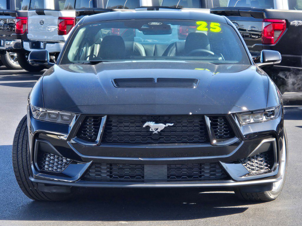 2025 Ford Mustang GT Premium photo 2