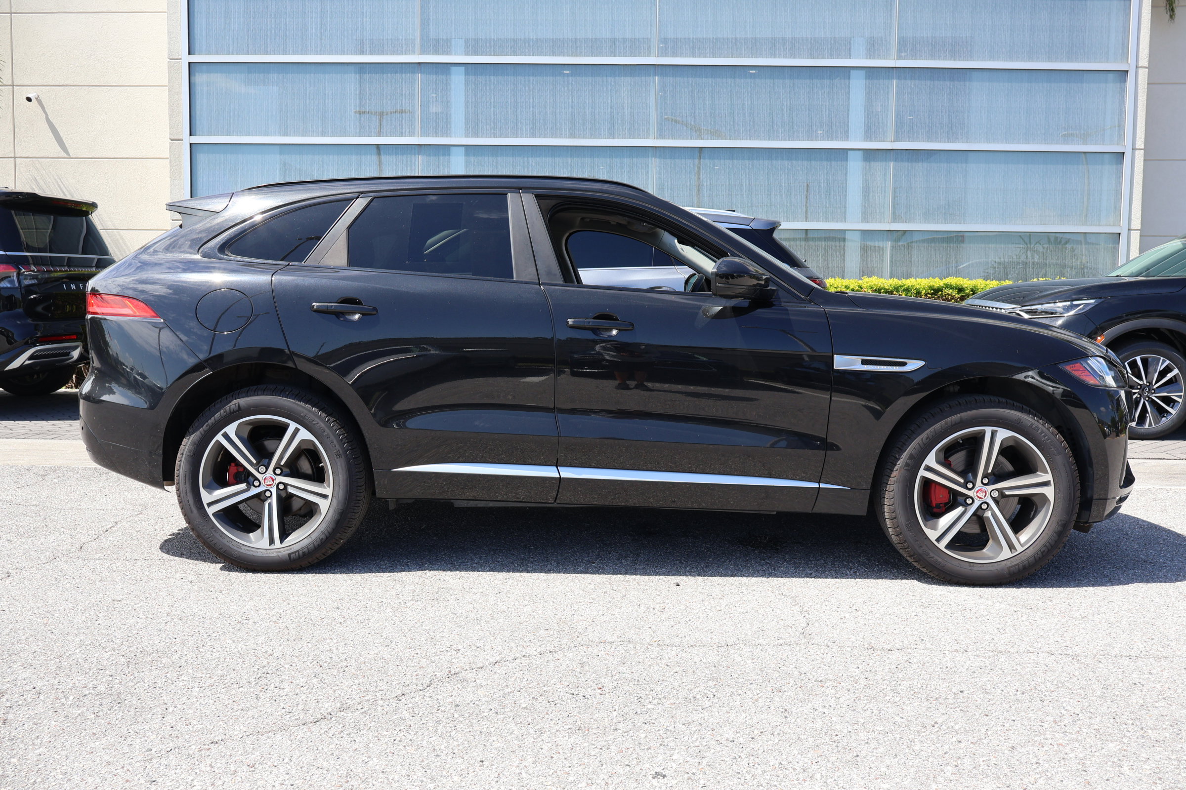 2017 Jaguar F-PACE S photo 8