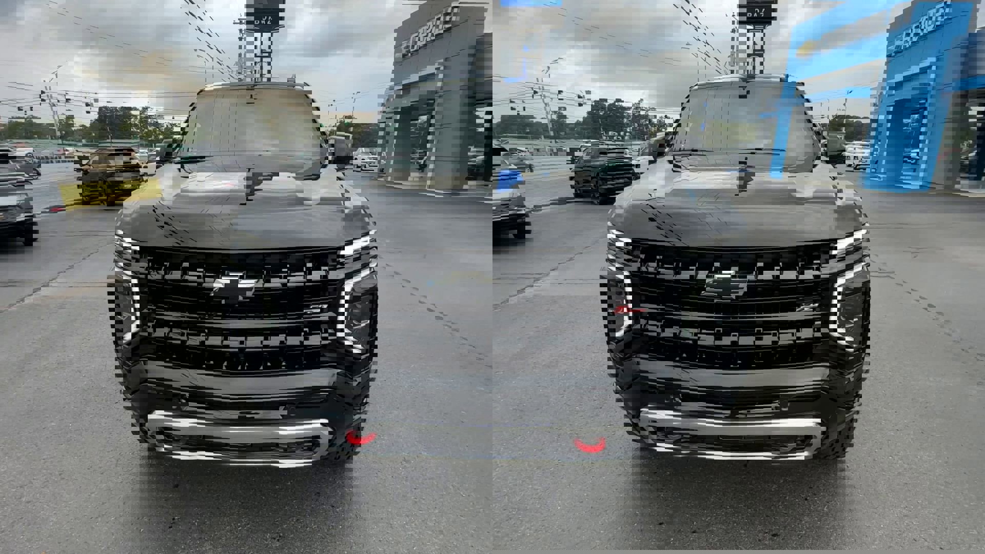 2025 Chevrolet Tahoe Z71 photo 2