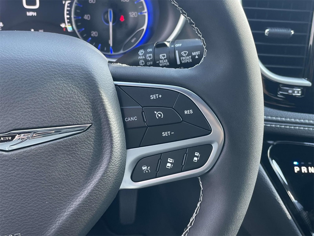 2025 Chrysler Pacifica photo 11