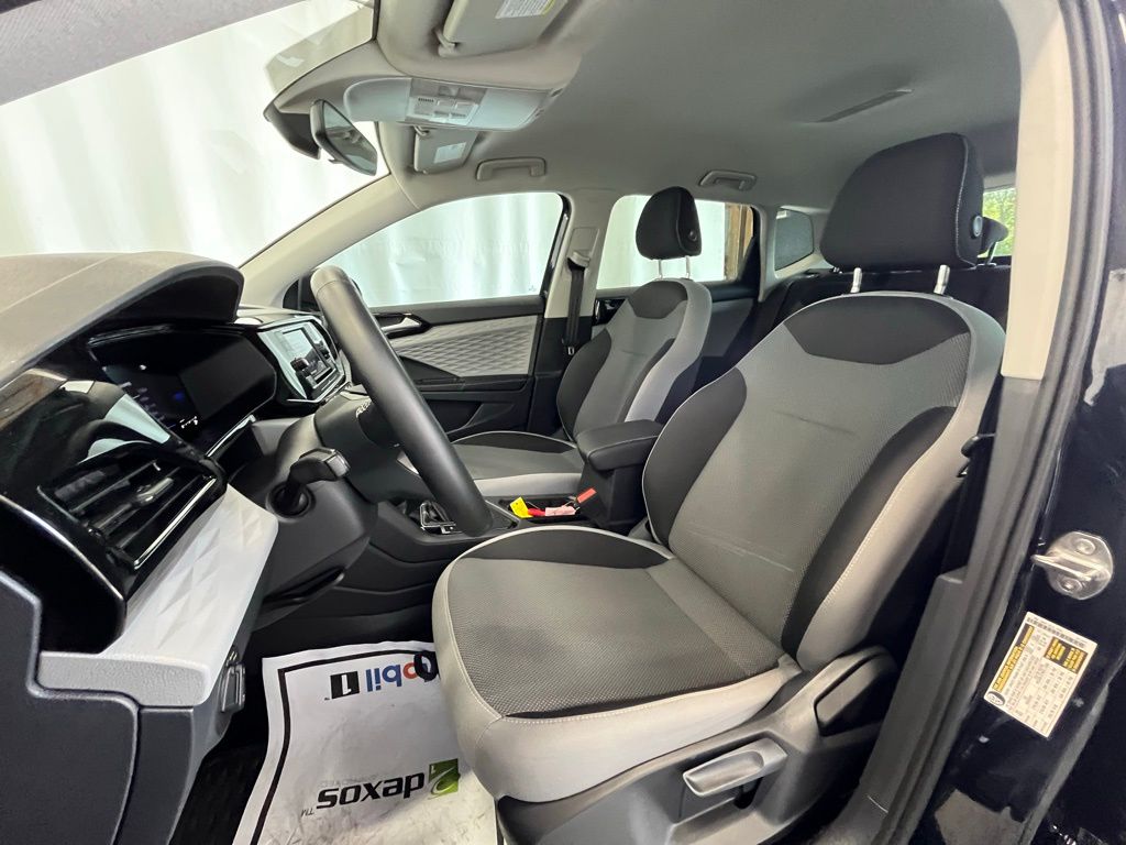 2024 Volkswagen Taos S photo 10
