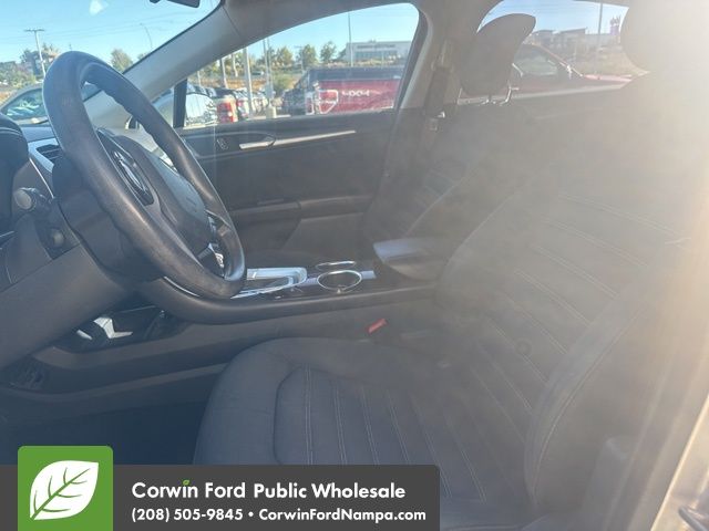 2013 Ford Fusion SE photo 12