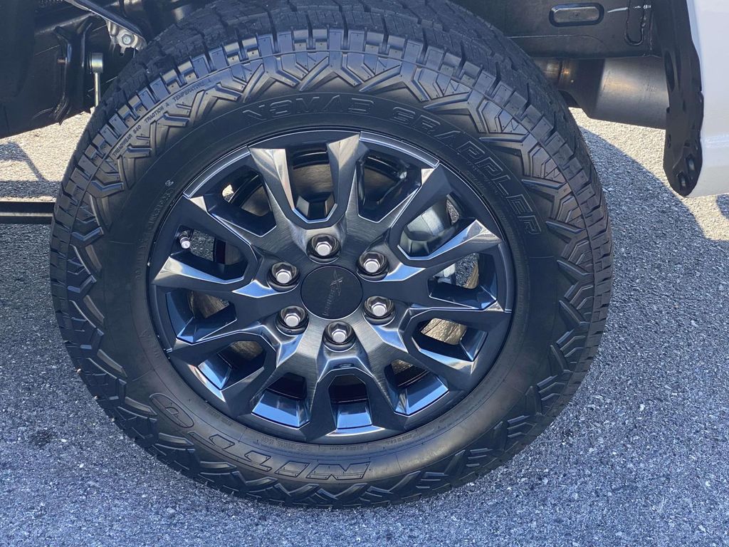 2025 Toyota Tacoma SR5 photo 4