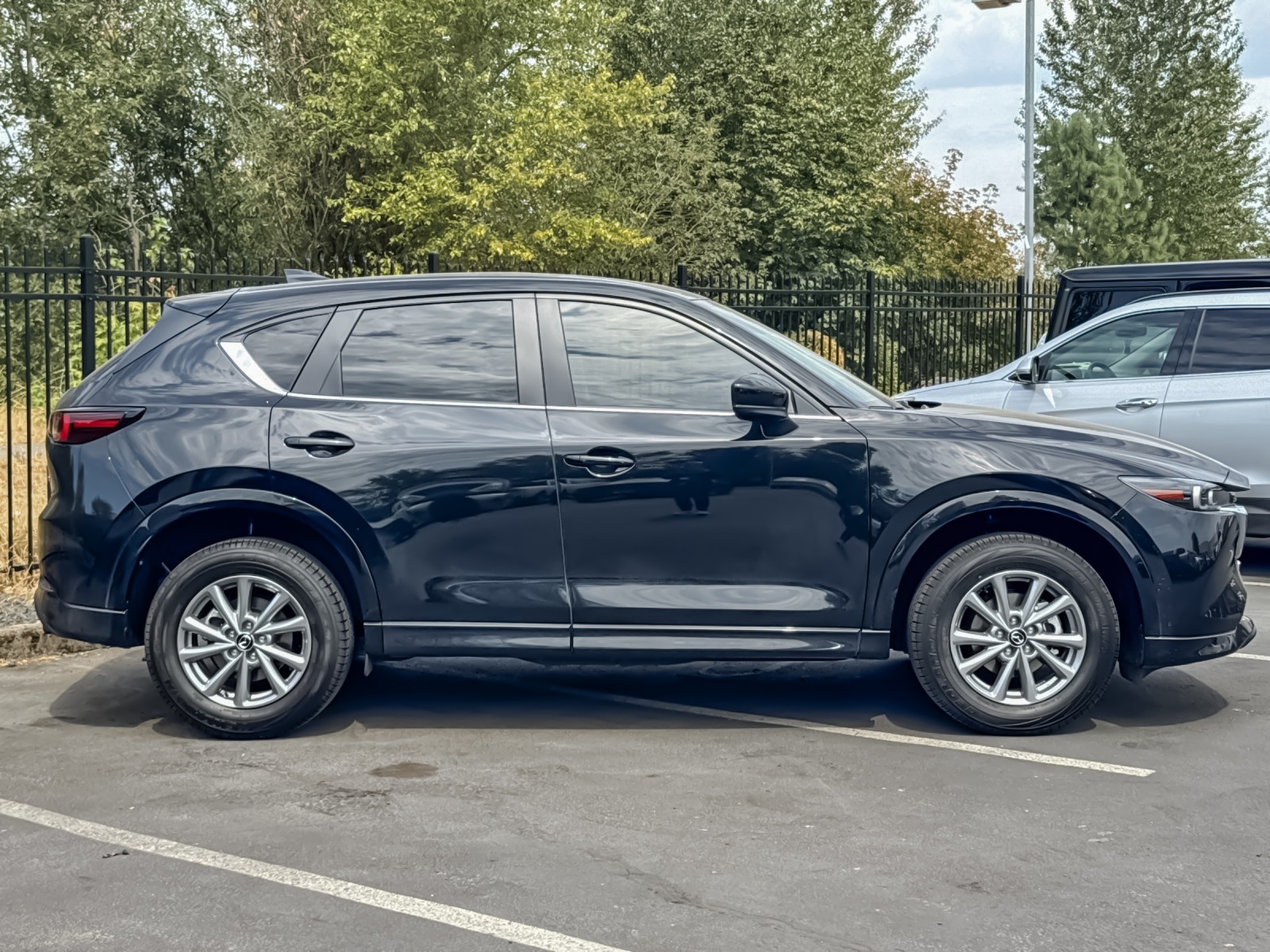 2025 Mazda CX-5 2.5 S Preferred photo 2