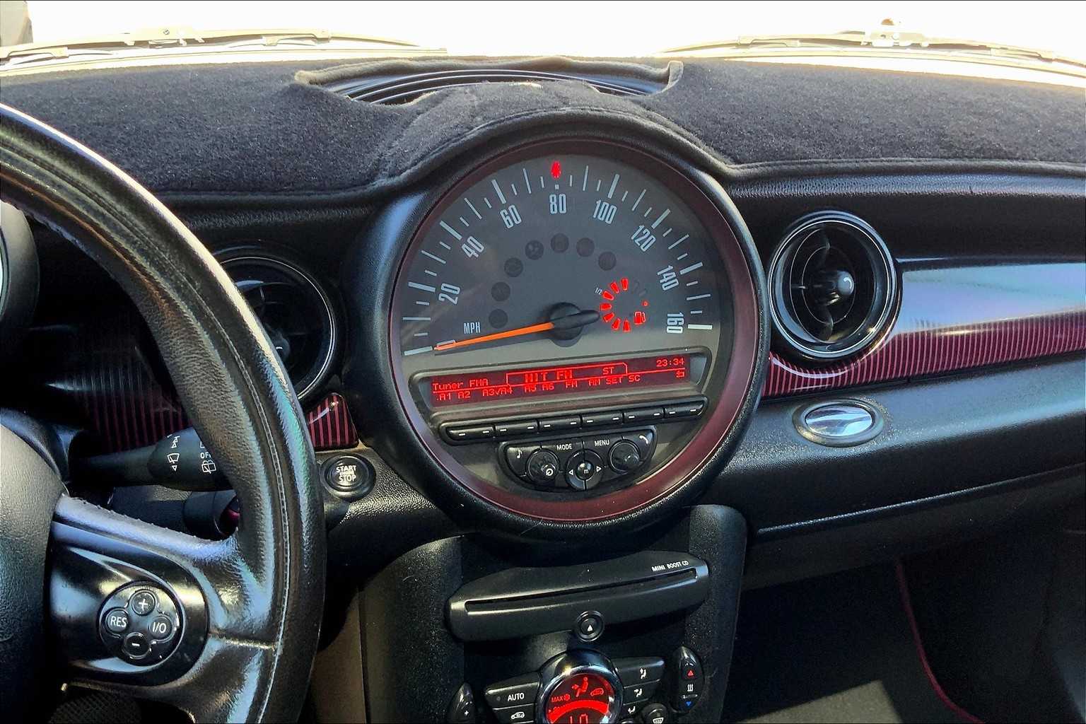 2012 Mini Clubman Base photo 5