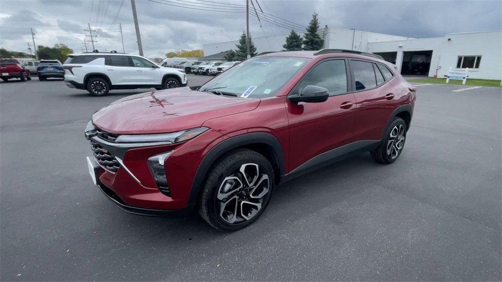 2025 Chevrolet Trax photo 4