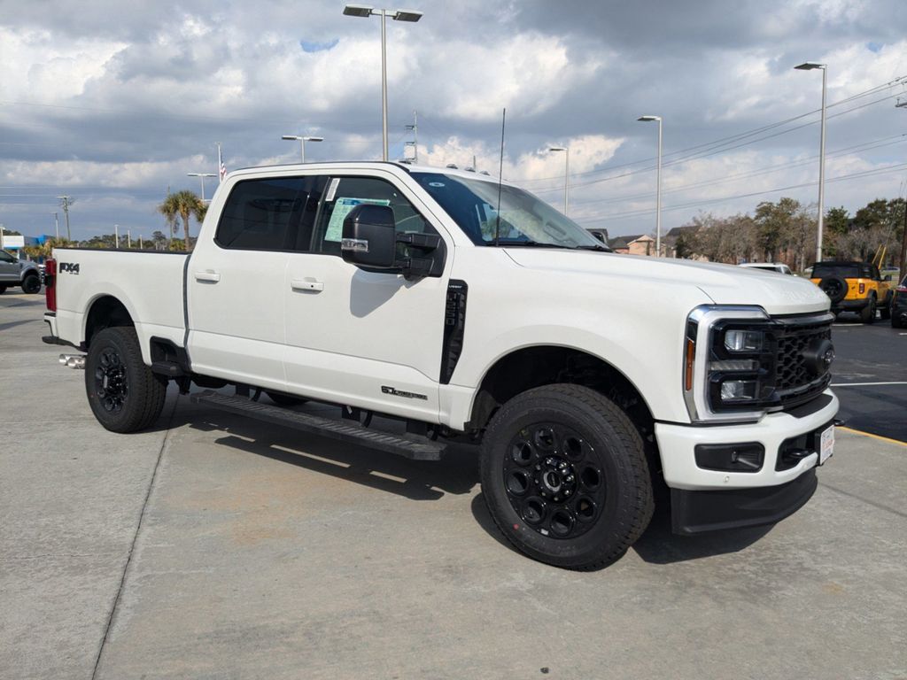 2025 Ford F-250 Lariat photo 2