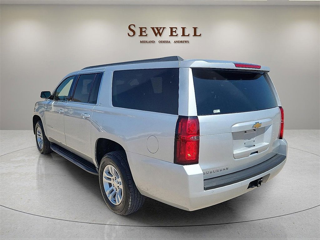 2019 Chevrolet Suburban LT photo 2