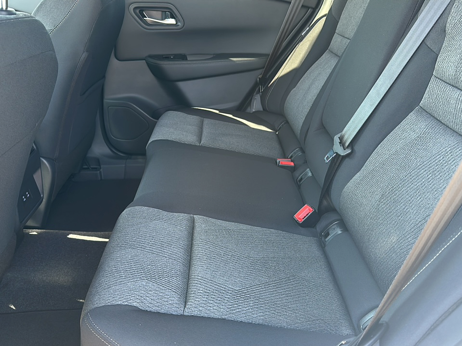 2026 Nissan Rogue SV photo 4