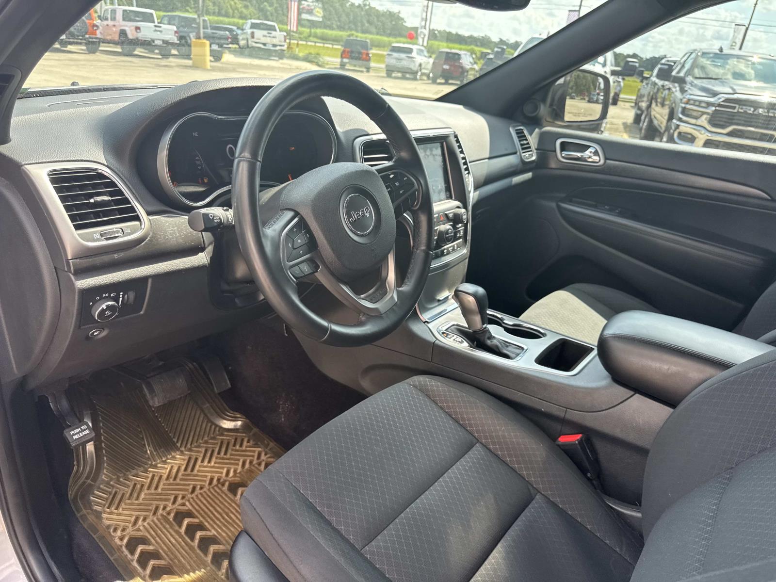 2018 Jeep Grand Cherokee Laredo E photo 17