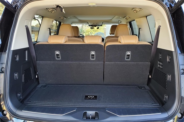 2025 Infiniti QX80 Luxe photo 7