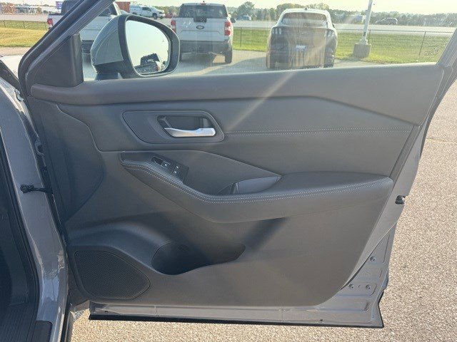 2022 Nissan Rogue SL photo 29
