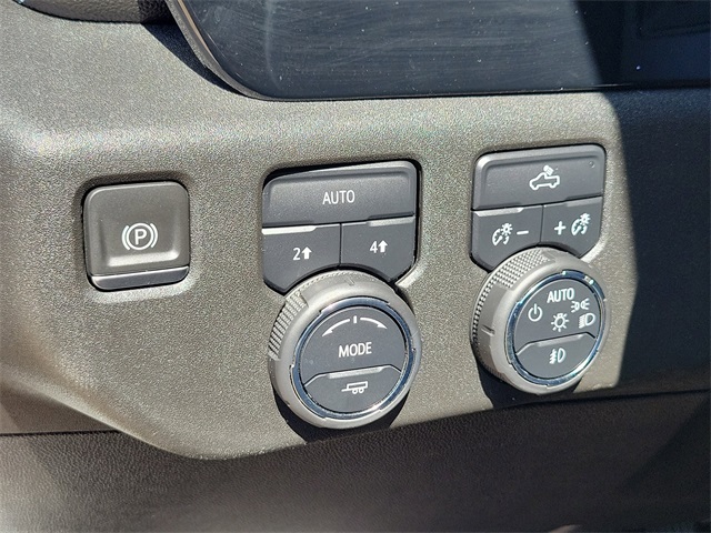 2024 Chevrolet Silverado 1500 RST photo 21
