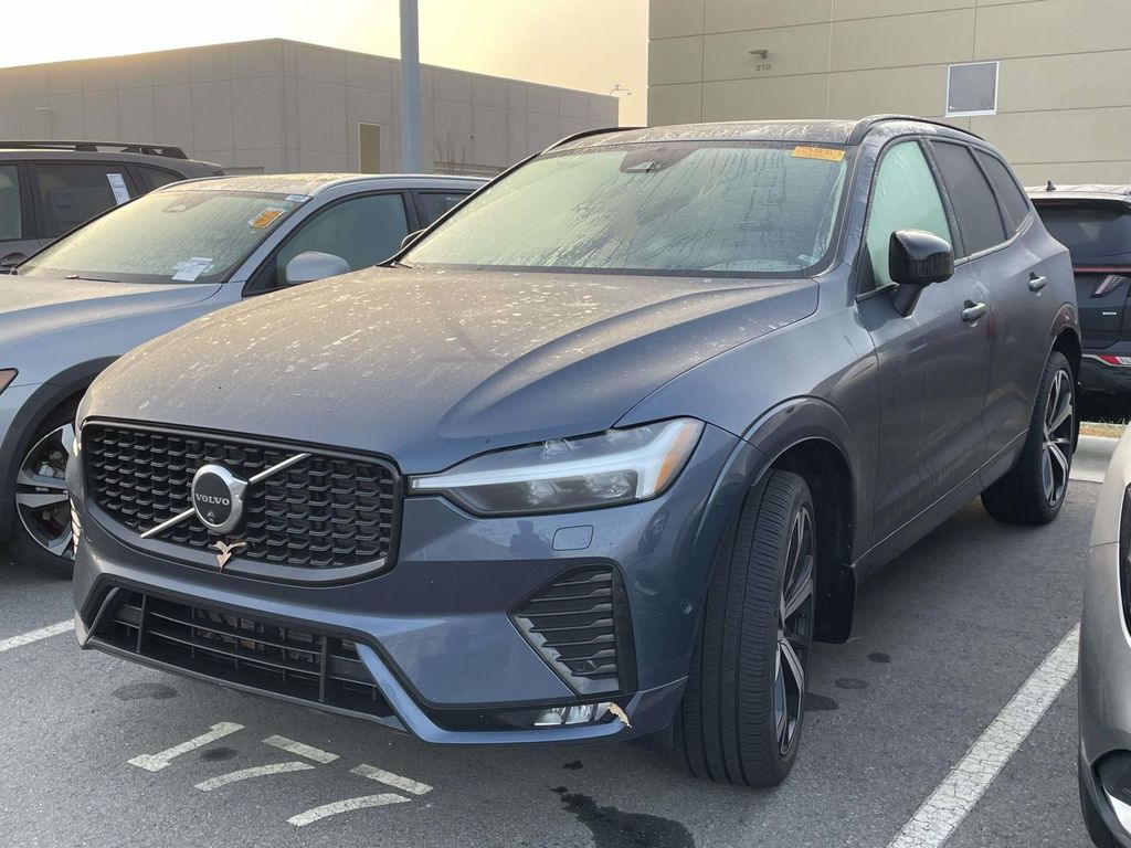 2024 Volvo XC60 B5 Ultimate photo 2