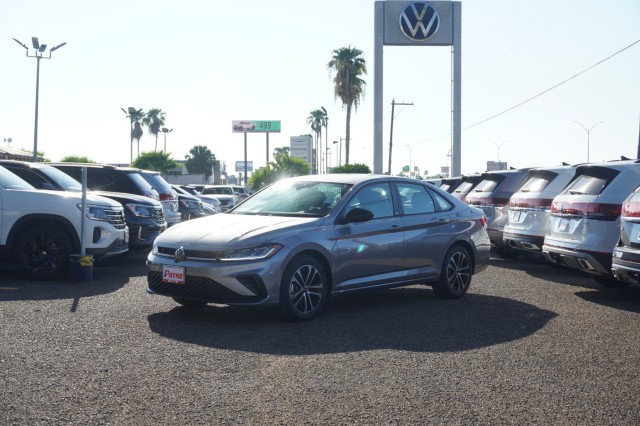 2025 Volkswagen Jetta Sport's photo