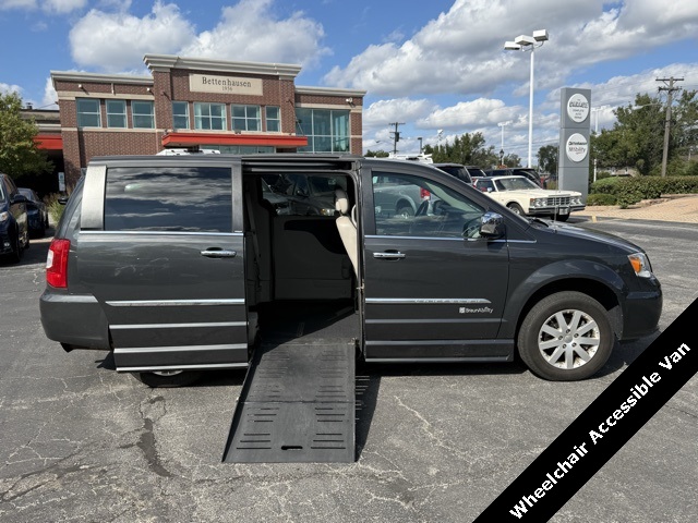 2012 Chrysler Town & Country